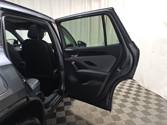 Used 2025 Volkswagen Tiguan SE R-Line AWD/4WD image 31