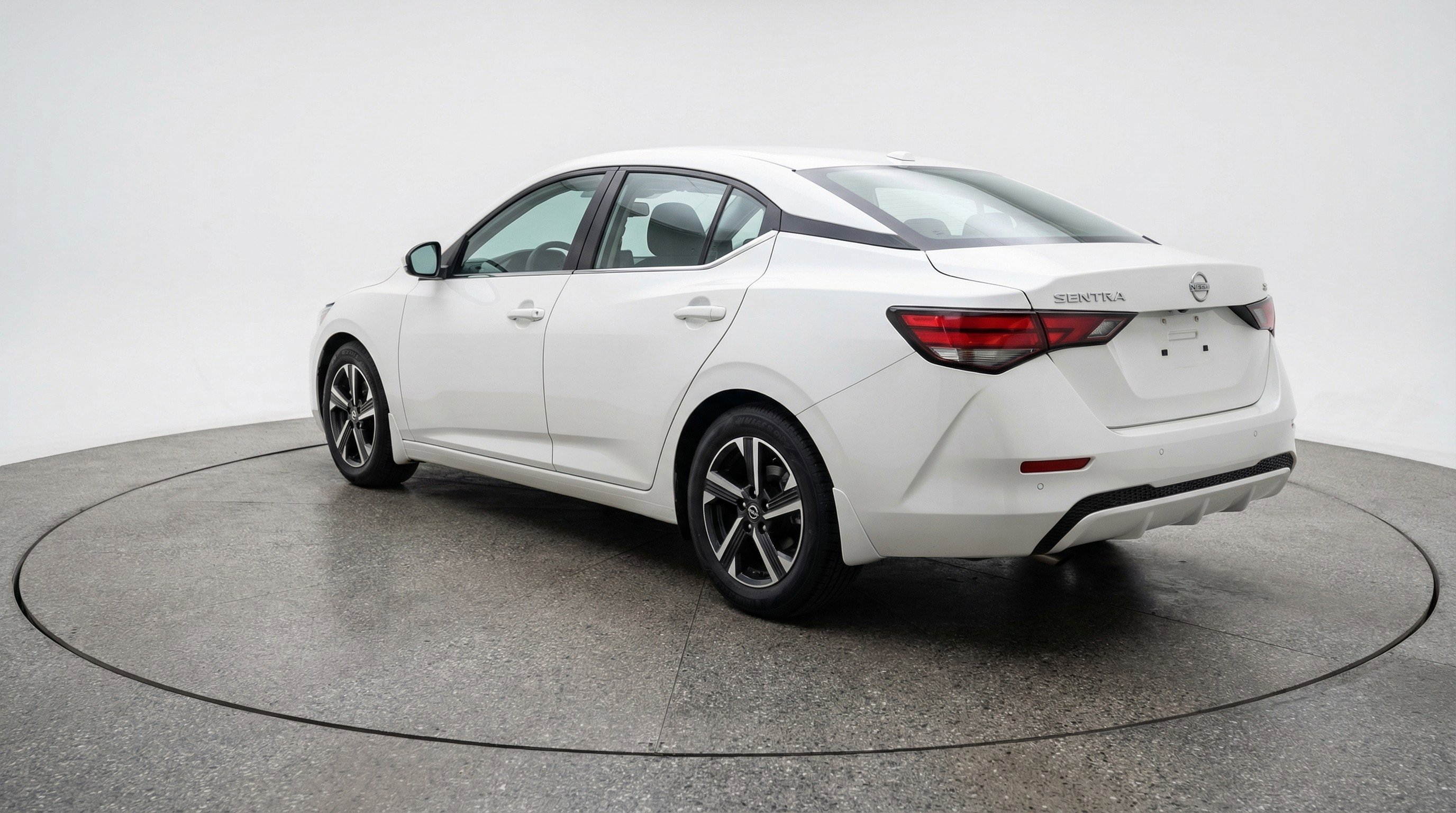Used 2025 Nissan Sentra SV FWD image 6