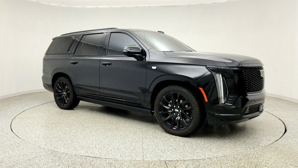 Used 2025 Cadillac Escalade Sport Platinum w/ LPO, ONYX Package AWD/4WD image 3