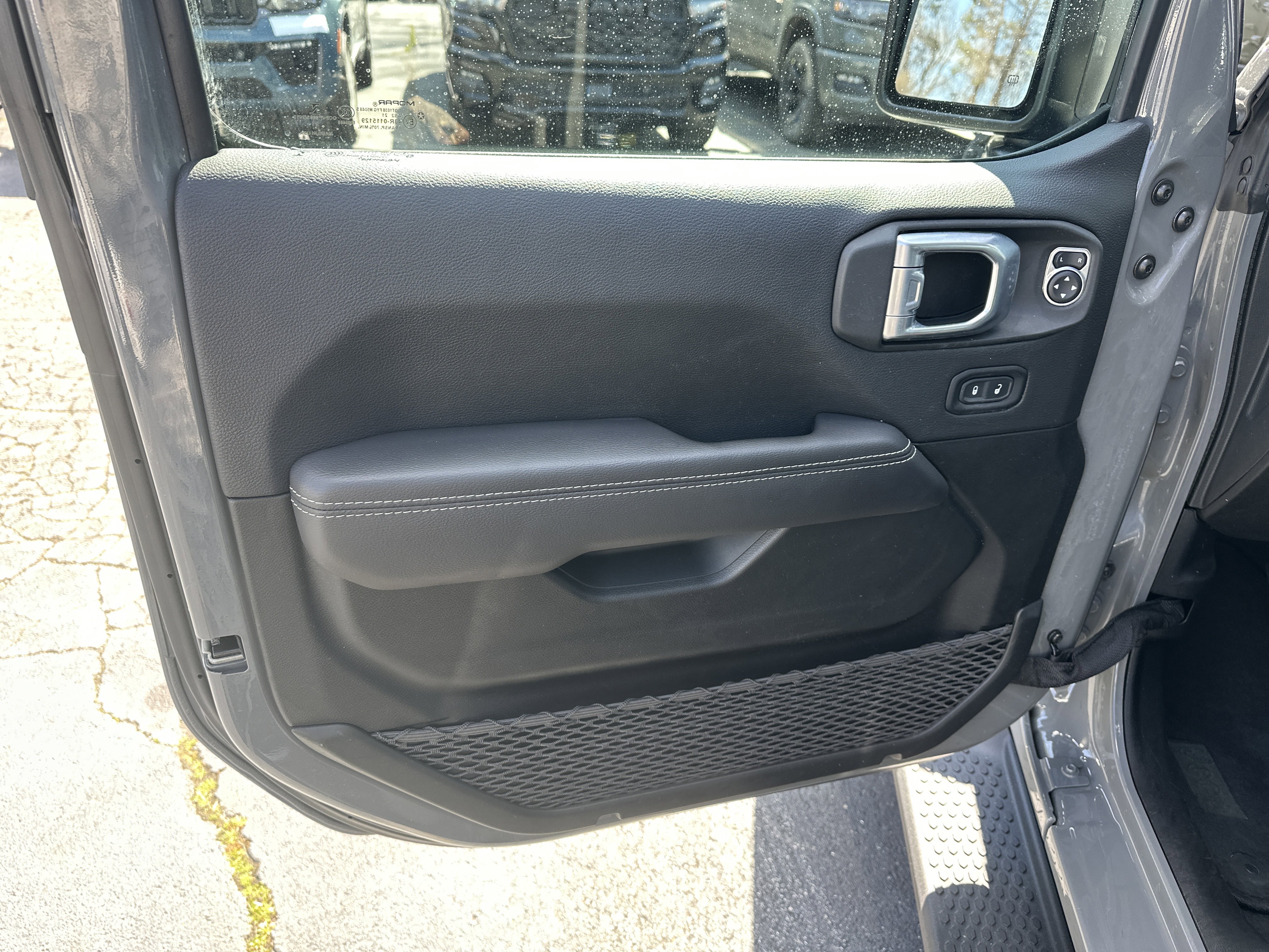 Used 2021 Jeep Wrangler Unlimited Sahara w/ Cold Weather Group image 12