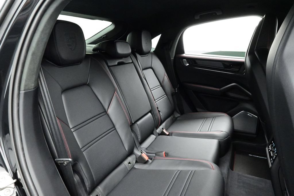 New 2026 Porsche Cayenne Turbo GT AWD/4WD image 17