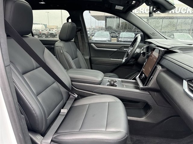 Certified 2024 GMC Acadia Elevation w/ Trailering Package image 31