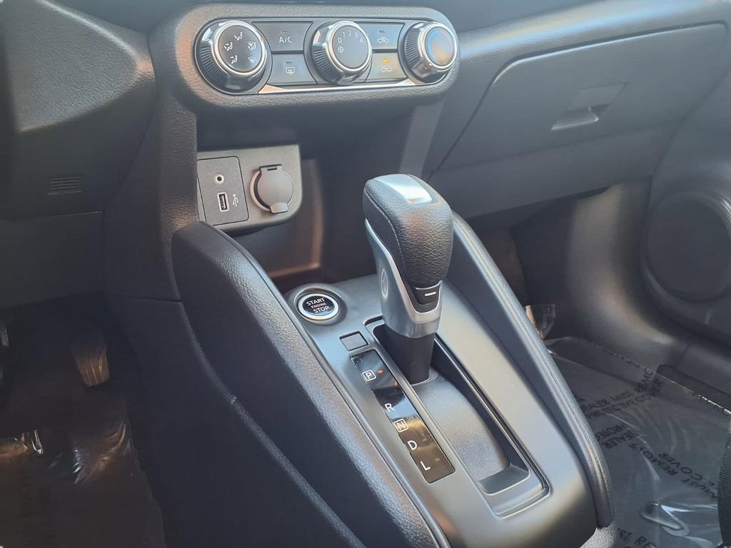 Certified 2025 Nissan Kicks Play S image 10