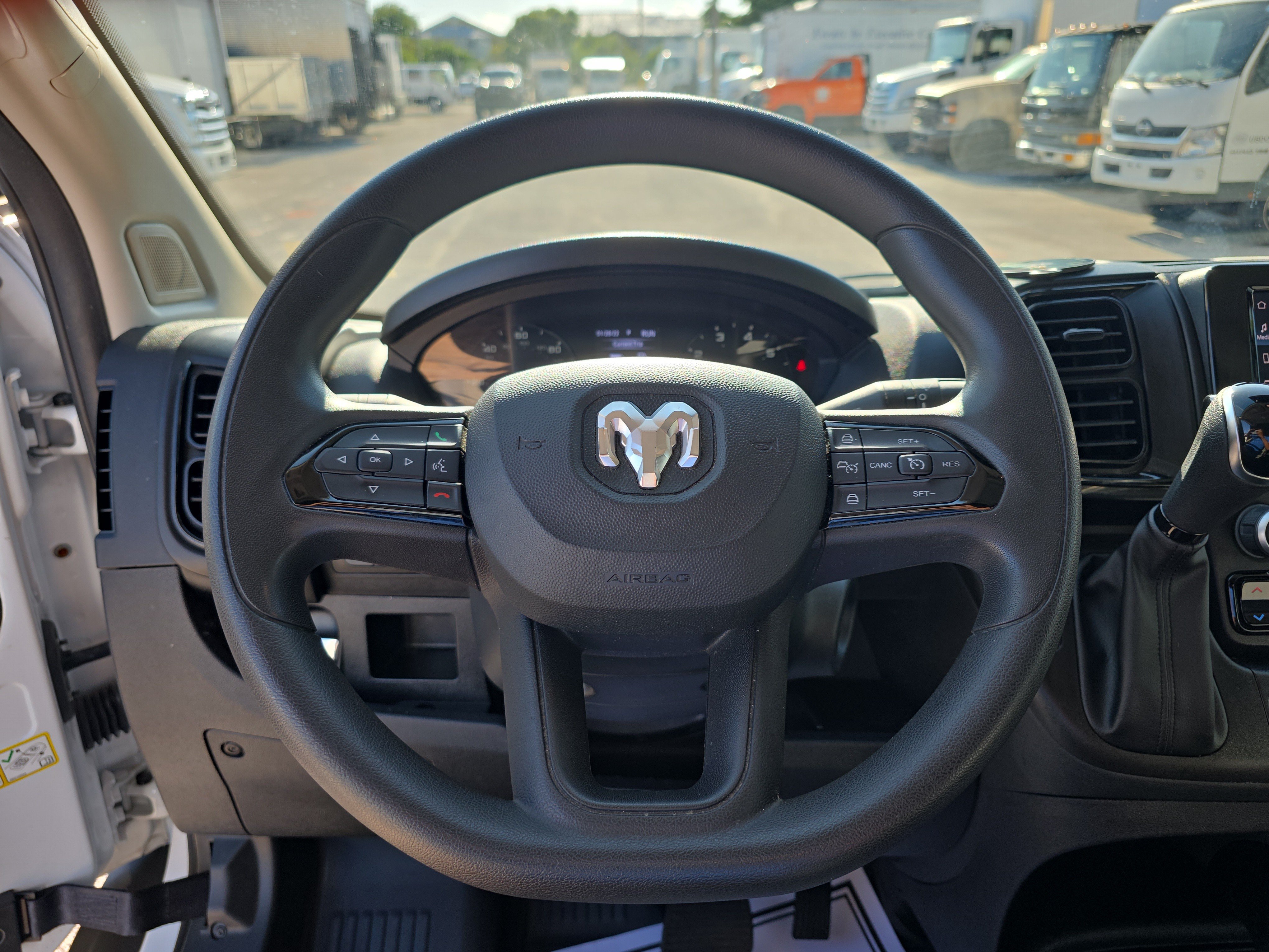 Used 2025 RAM ProMaster 2500 w/ Convenience Group FWD image 24