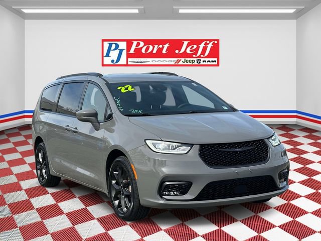 Used 2022 Chrysler Pacifica Touring-L w/ S Appearance Package AWD/4WD image 2