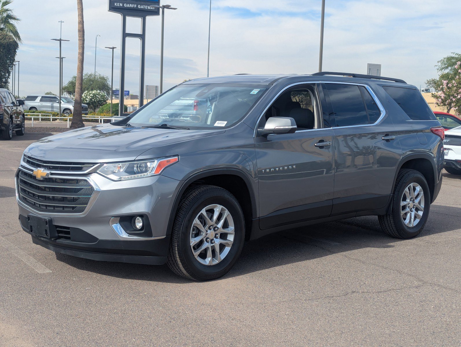 Certified 2021 Chevrolet Traverse LT image 2
