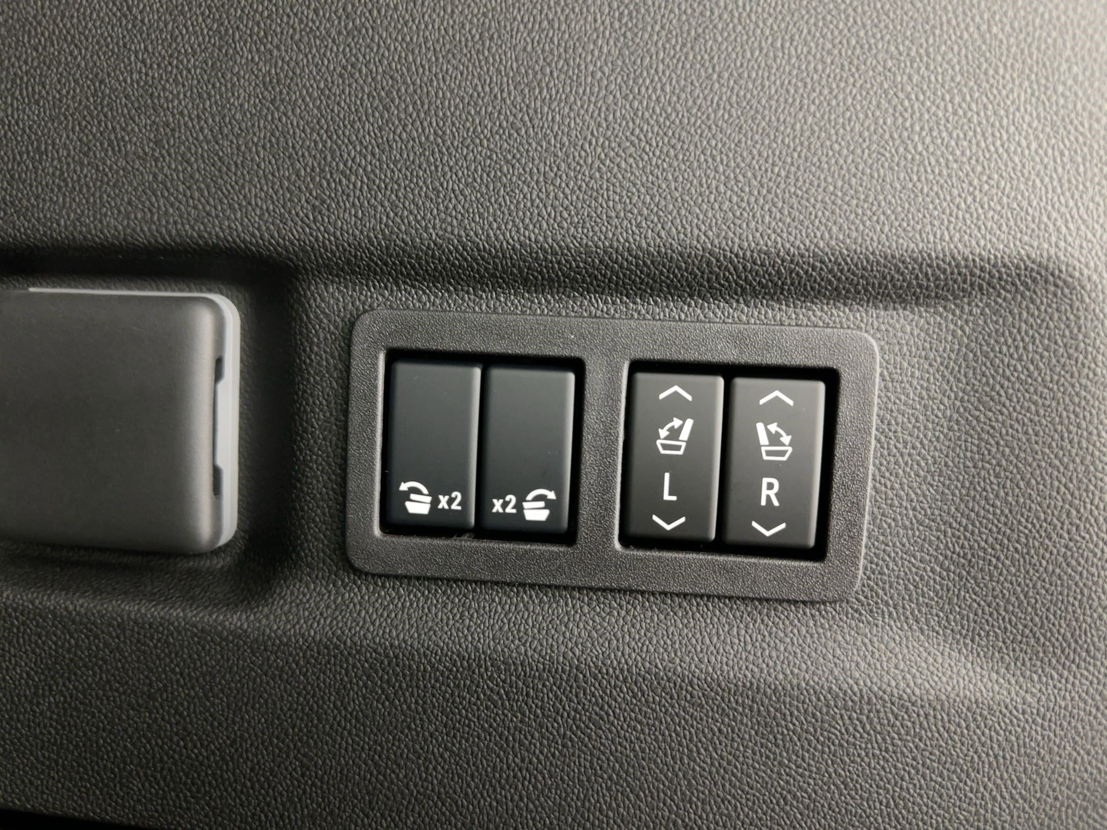 New 2026 Chevrolet Suburban Premier image 16