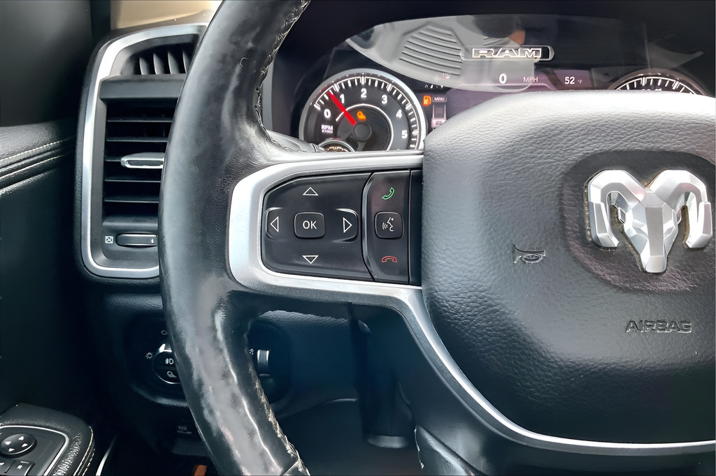 Used 2019 RAM 1500 Laramie AWD/4WD image 10