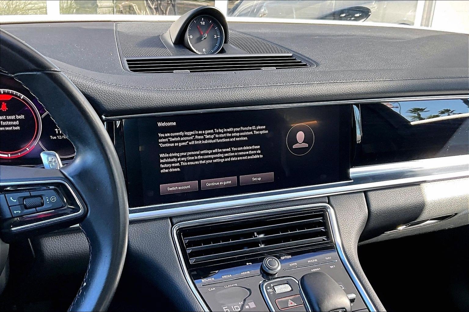 Used 2022 Porsche Panamera image 6