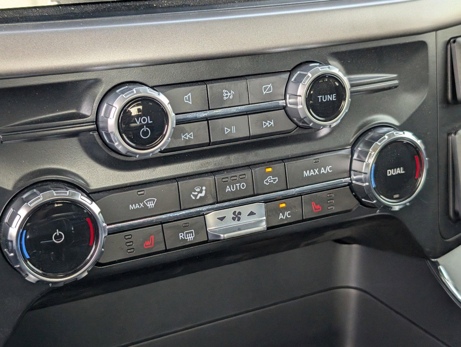 New 2024 Ford F150 Lightning XLT w/ Max Trailer Tow Package AWD/4WD image 18