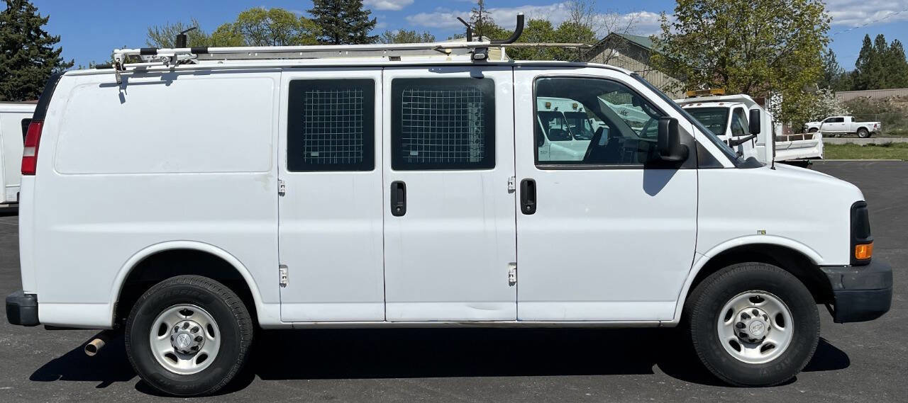 Used 2015 Chevrolet Express 2500 RWD image 4