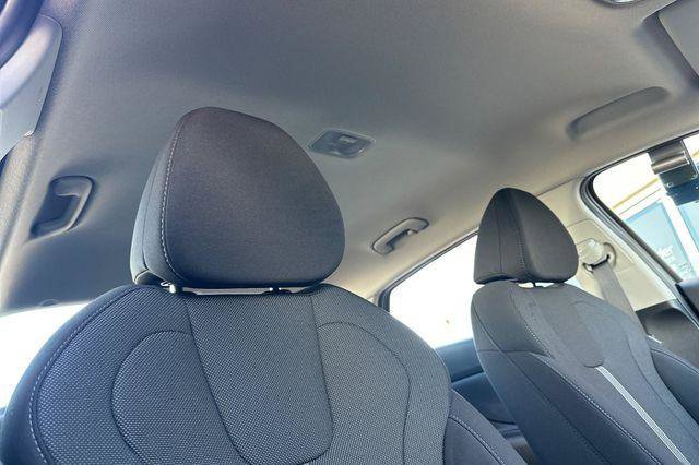 Certified 2026 Hyundai Elantra SE FWD image 17
