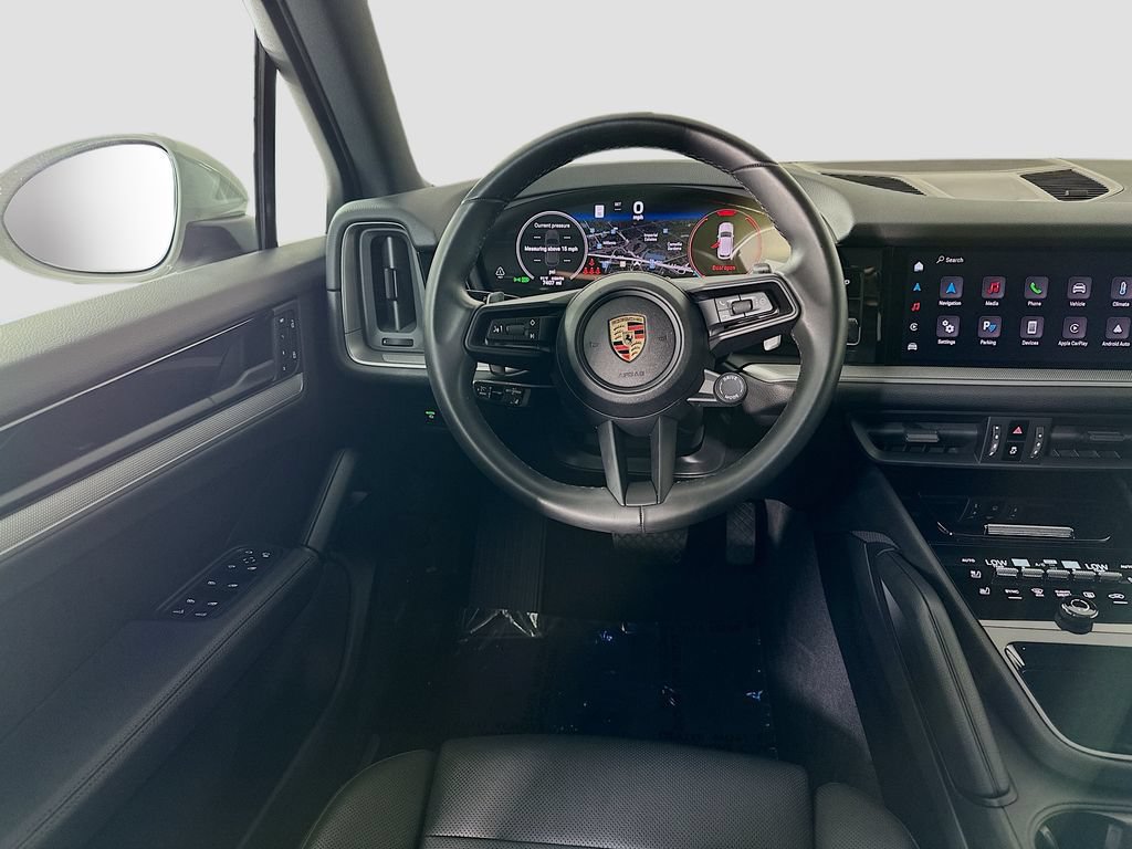 Certified 2025 Porsche Cayenne AWD/4WD image 25