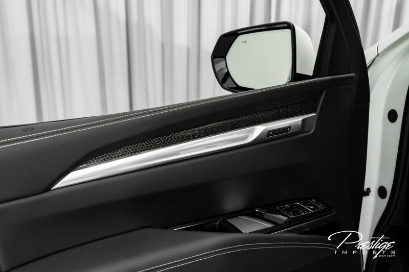 Used 2025 Cadillac Escalade ESV V image 22