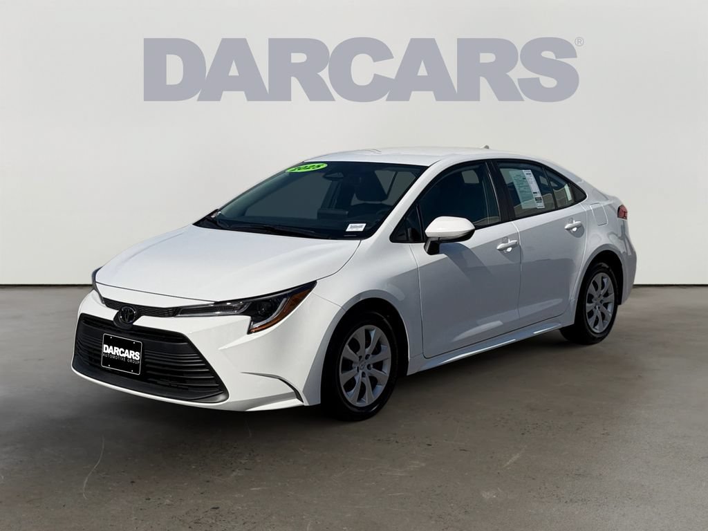Used 2025 Toyota Corolla LE FWD image 3