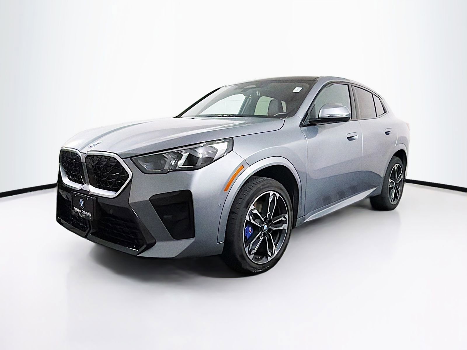 Used 2025 BMW X2 xDrive28i w/ M Sport Package image 3