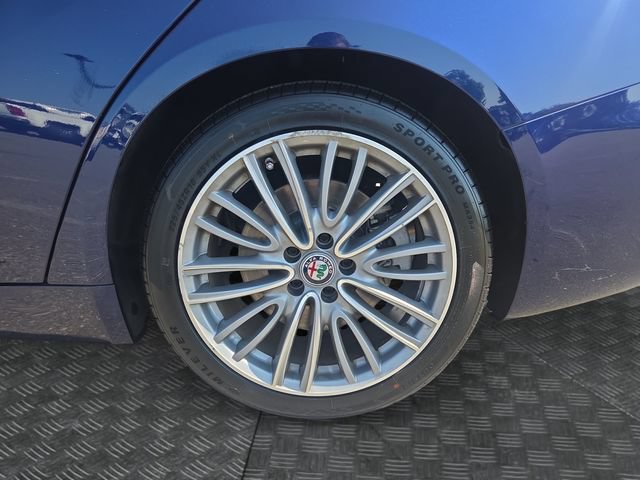 Used 2017 Alfa Romeo Giulia Ti w/ TI Lusso Package RWD image 34