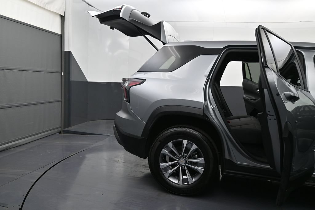 Certified 2026 Chevrolet Equinox LT AWD/4WD image 10