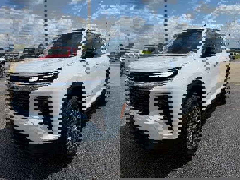 Used 2024 Chevrolet Traverse LS image 45