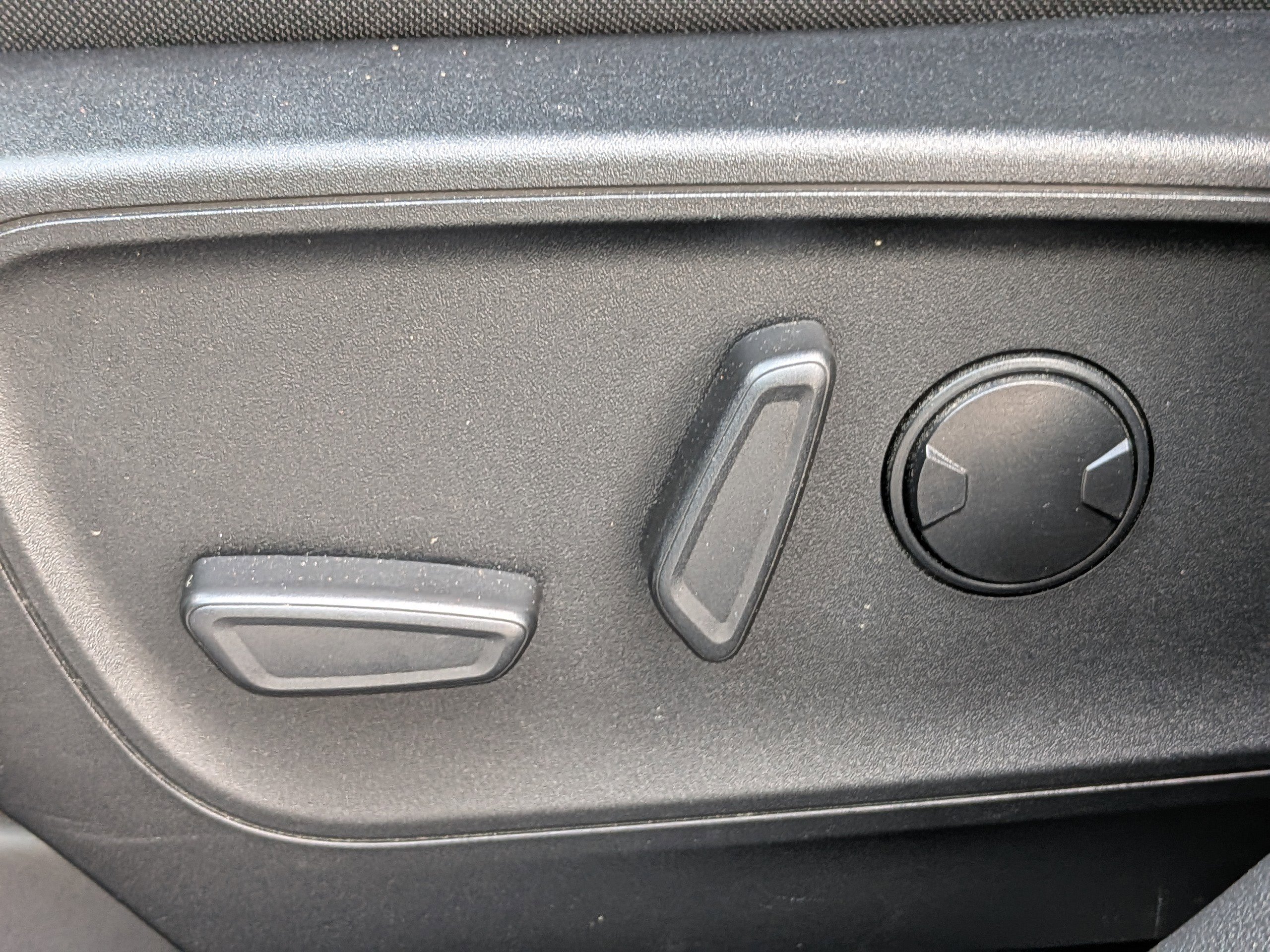 Used 2021 Ford Escape SE w/ SE Sport Appearance Package image 20