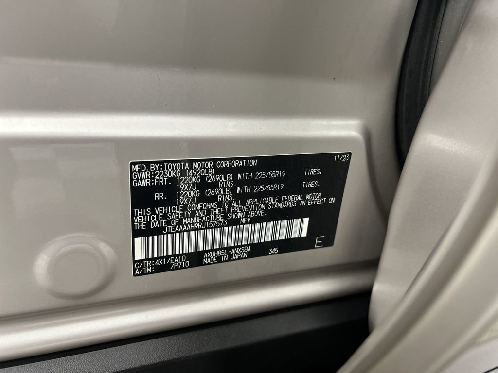 Used 2024 Toyota Venza Limited image 32