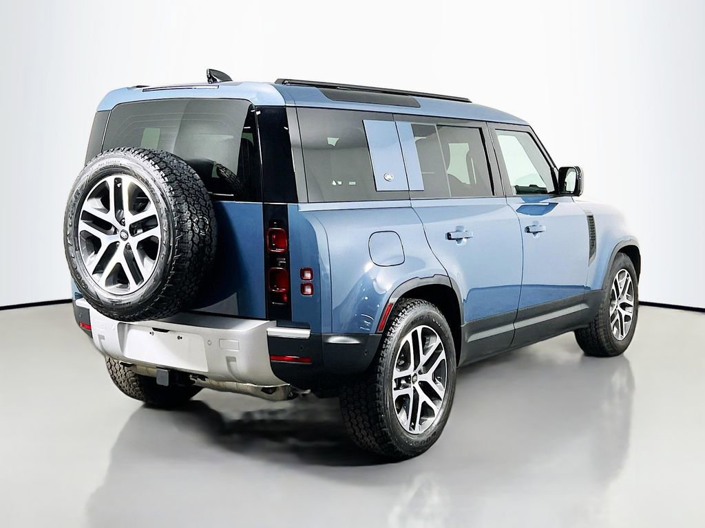 Used 2024 Land Rover Defender 110 S image 5
