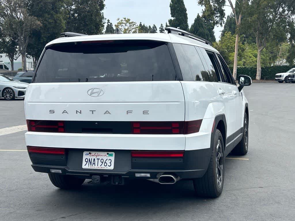 Used 2024 Hyundai Santa Fe SEL FWD image 3