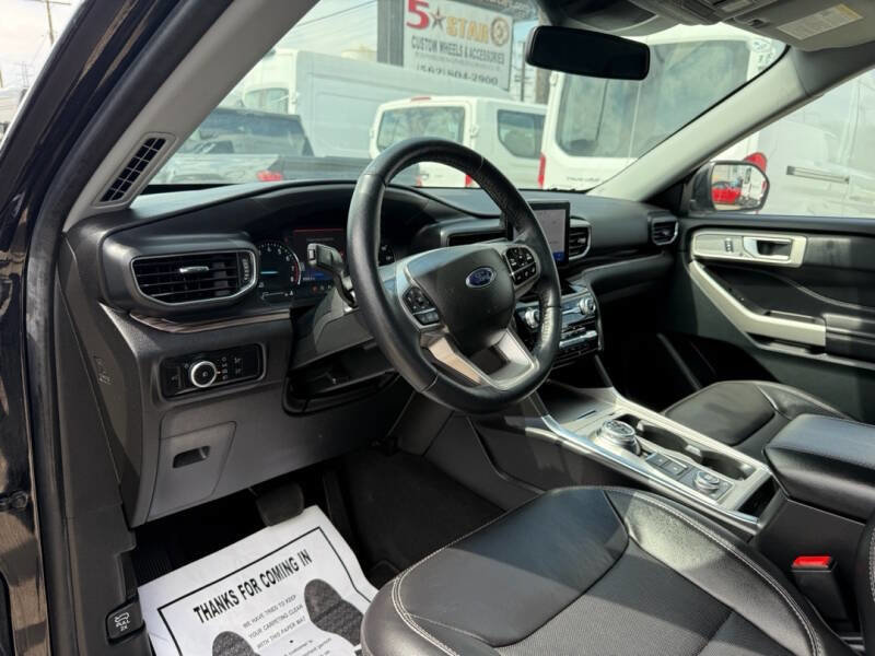 Used 2023 Ford Explorer Limited image 23