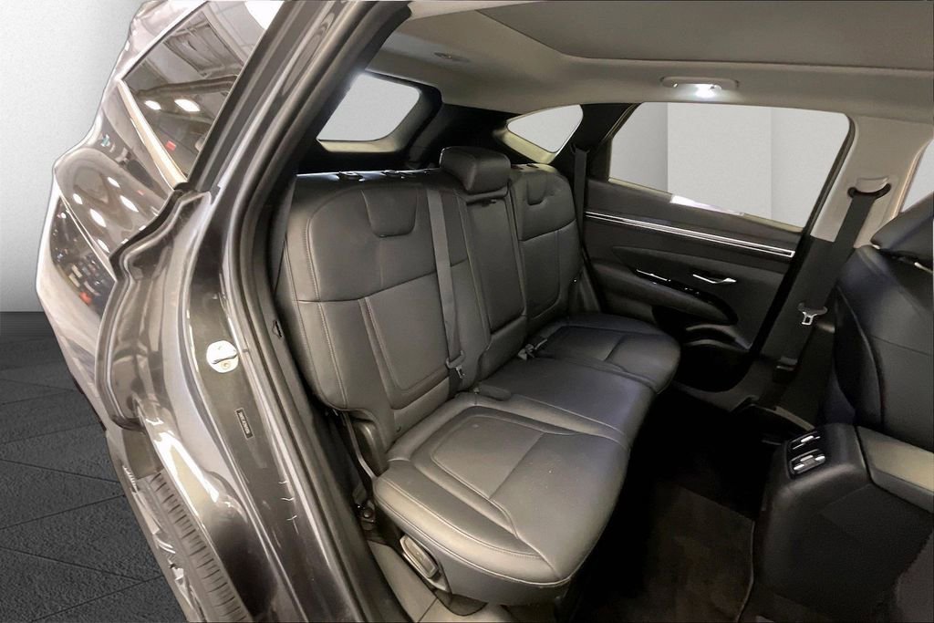 Certified 2022 Hyundai Tucson Limited w/ Cargo Package image 17
