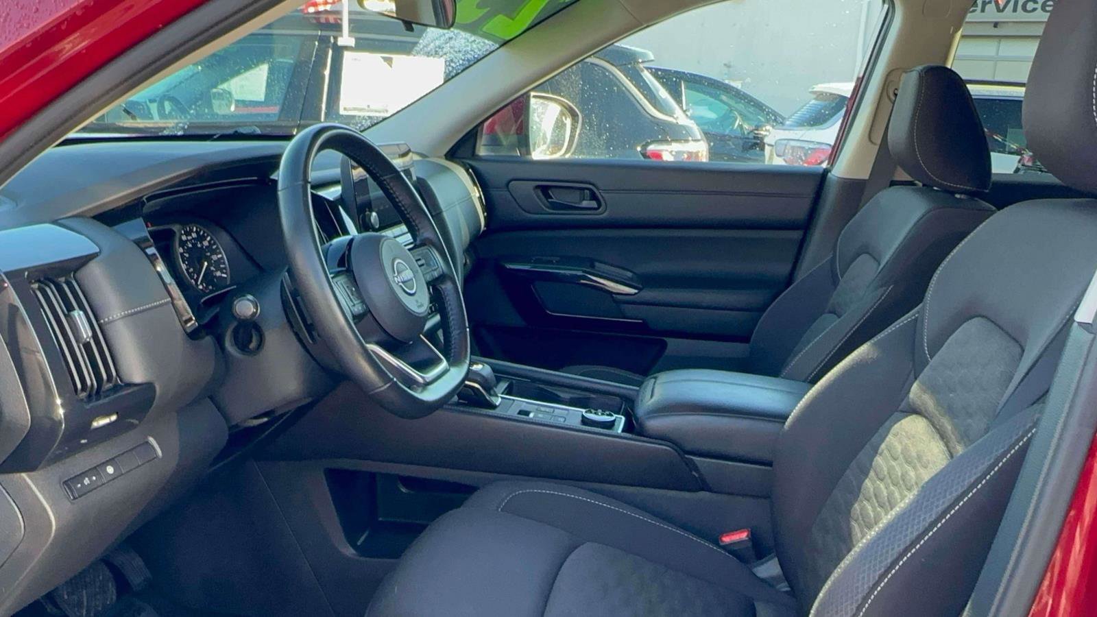 Used 2023 Nissan Pathfinder SV AWD/4WD image 13
