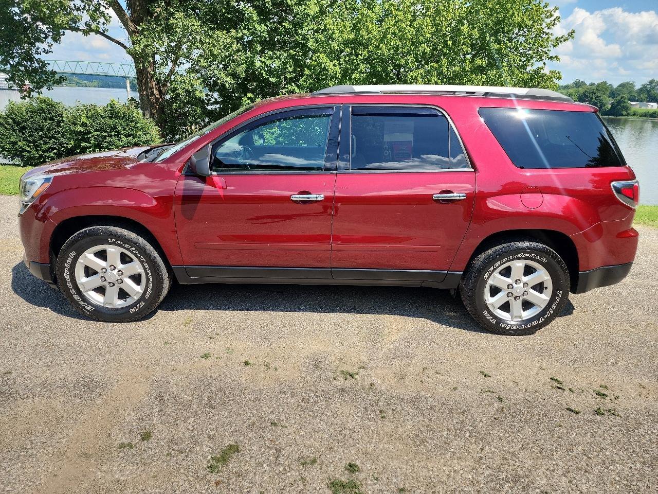 Used 2016 GMC Acadia SLE AWD/4WD image 2