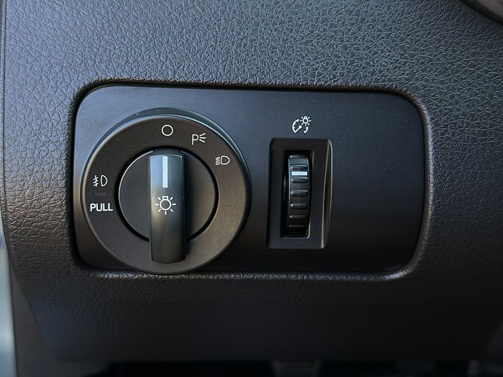 Used 2005 Ford Mustang GT RWD image 26