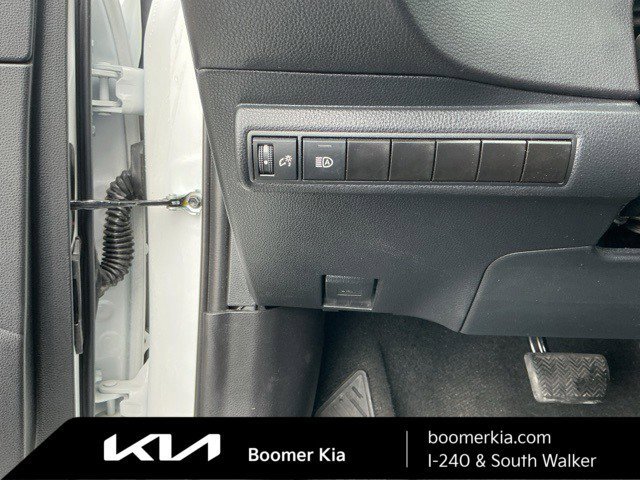 Used 2024 Toyota Corolla LE image 18