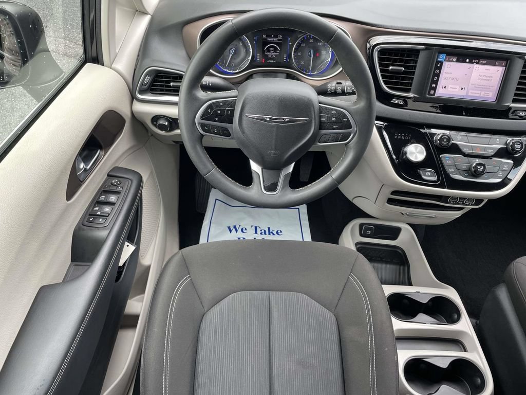 Certified 2023 Chrysler Voyager LX FWD image 22