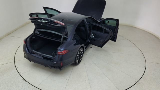 Used 2026 BMW 550e xDrive image 89