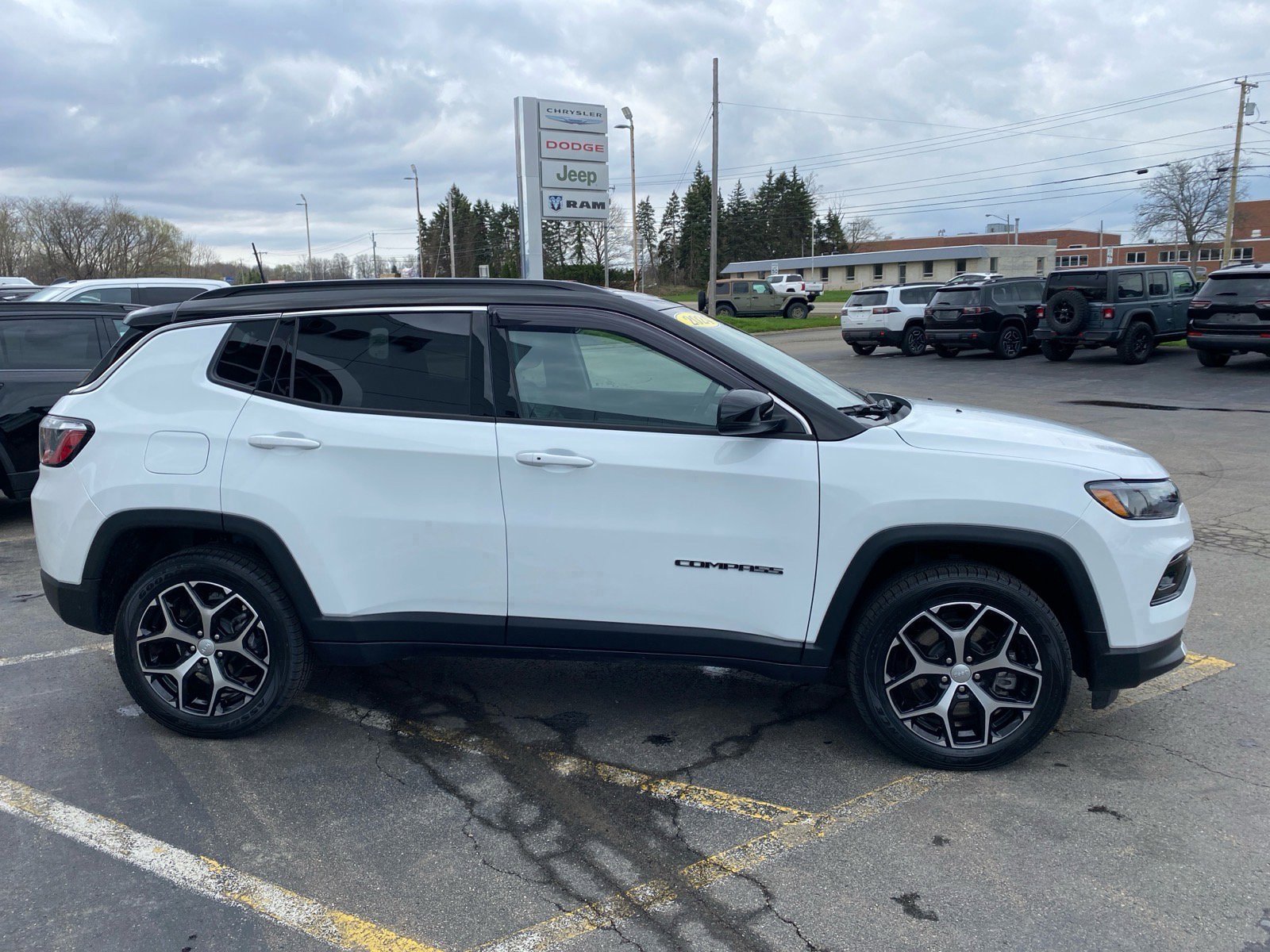 Used 2024 Jeep Compass Limited AWD/4WD image 47