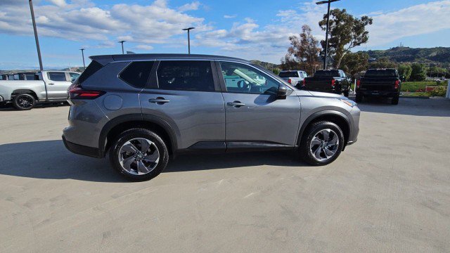 Used 2026 Nissan Rogue SV FWD image 9