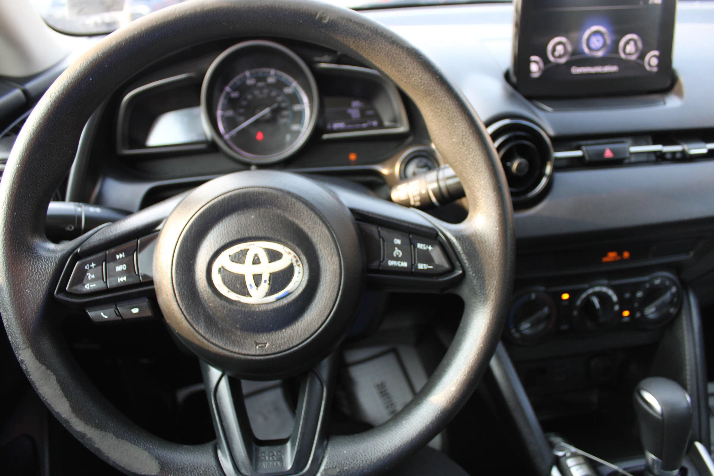 Used 2019 Toyota Yaris L FWD image 8