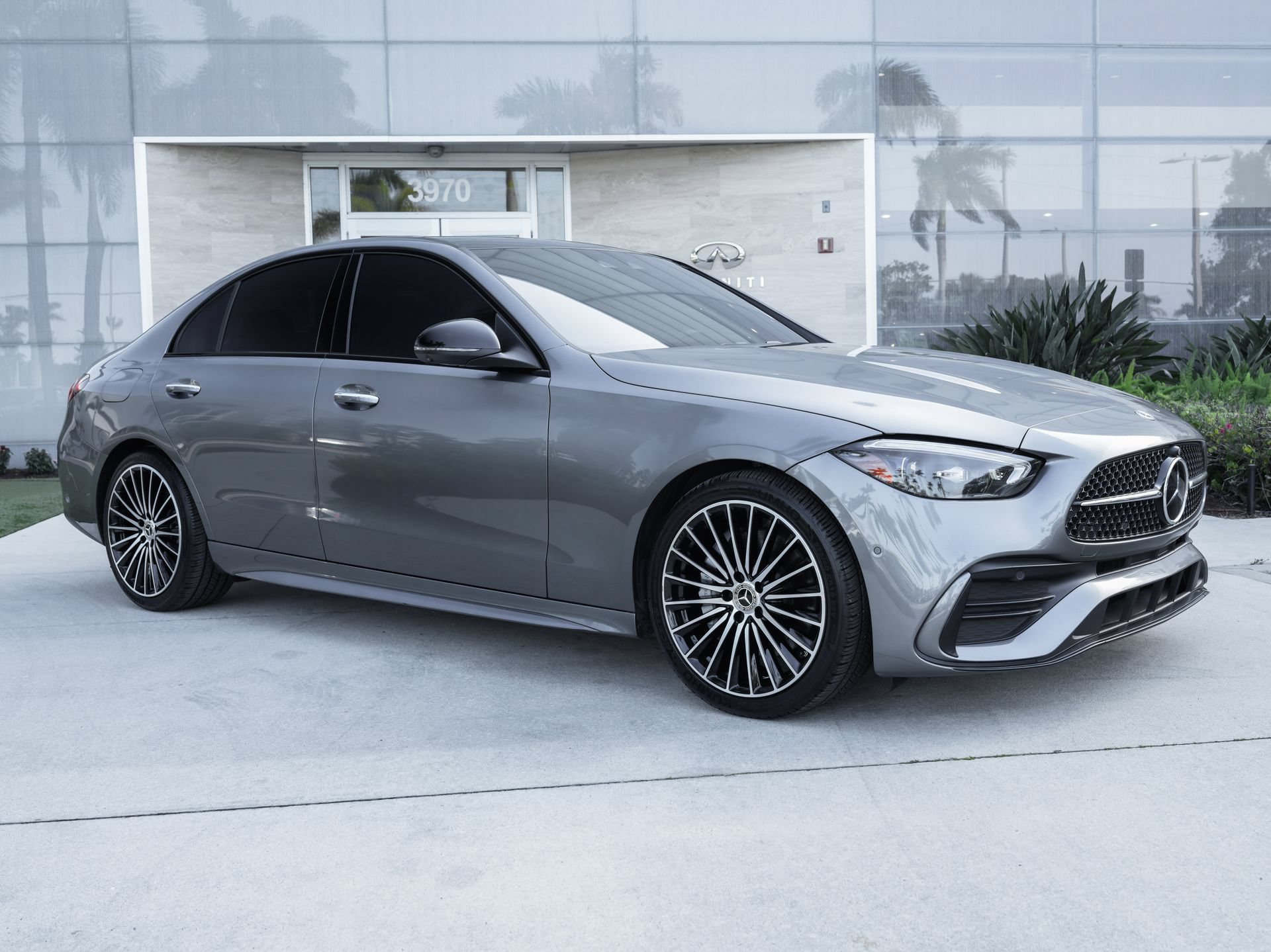 Used 2024 Mercedes-Benz C 300 Sedan image 3