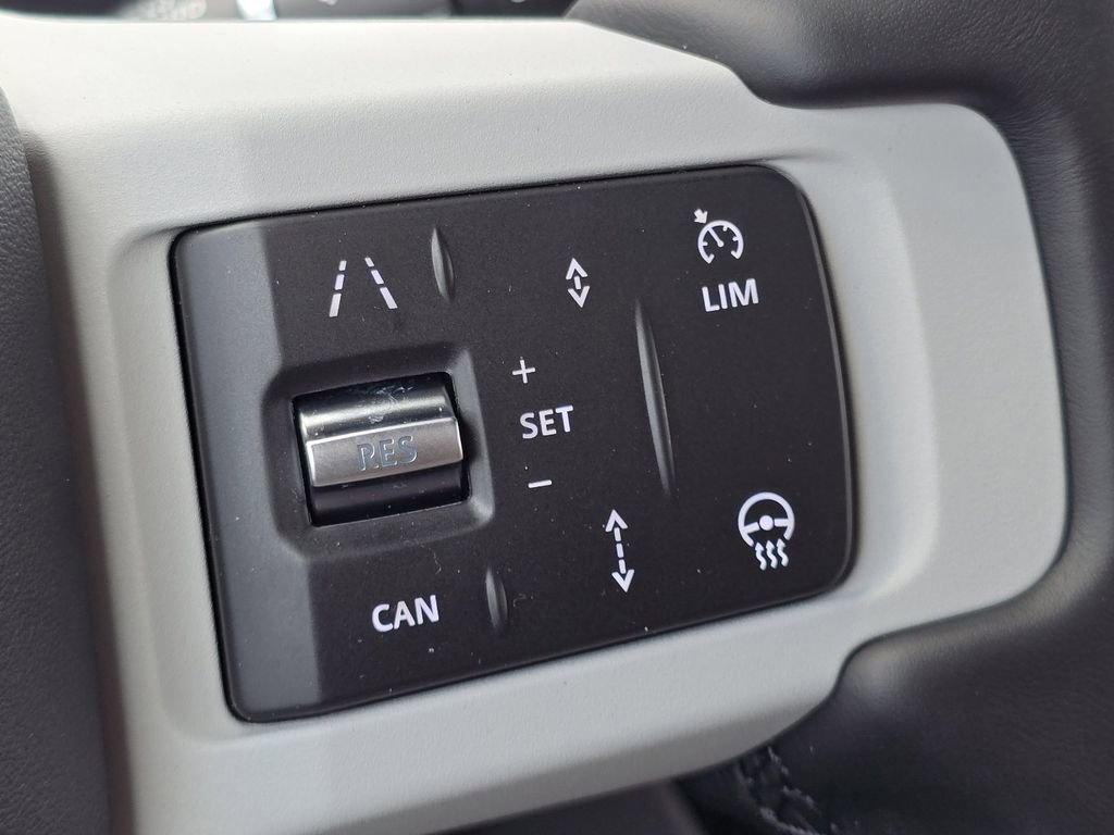 New 2026 Land Rover Defender 130 X-Dynamic SE AWD/4WD image 17