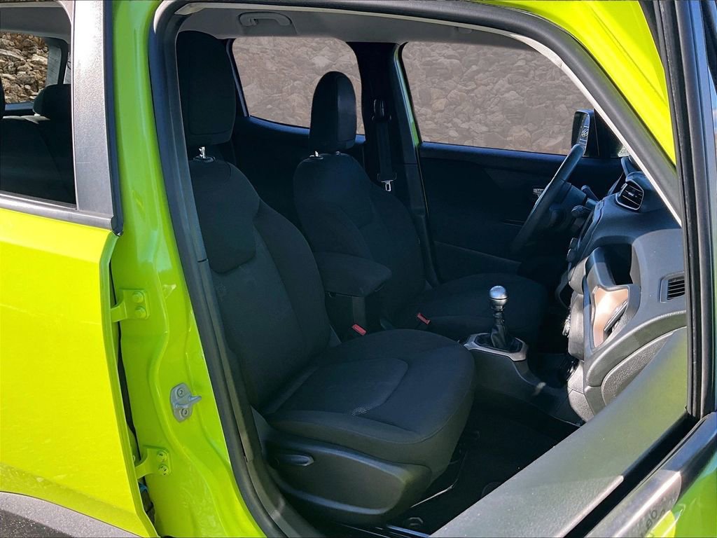 Used 2017 Jeep Renegade Sport image 7