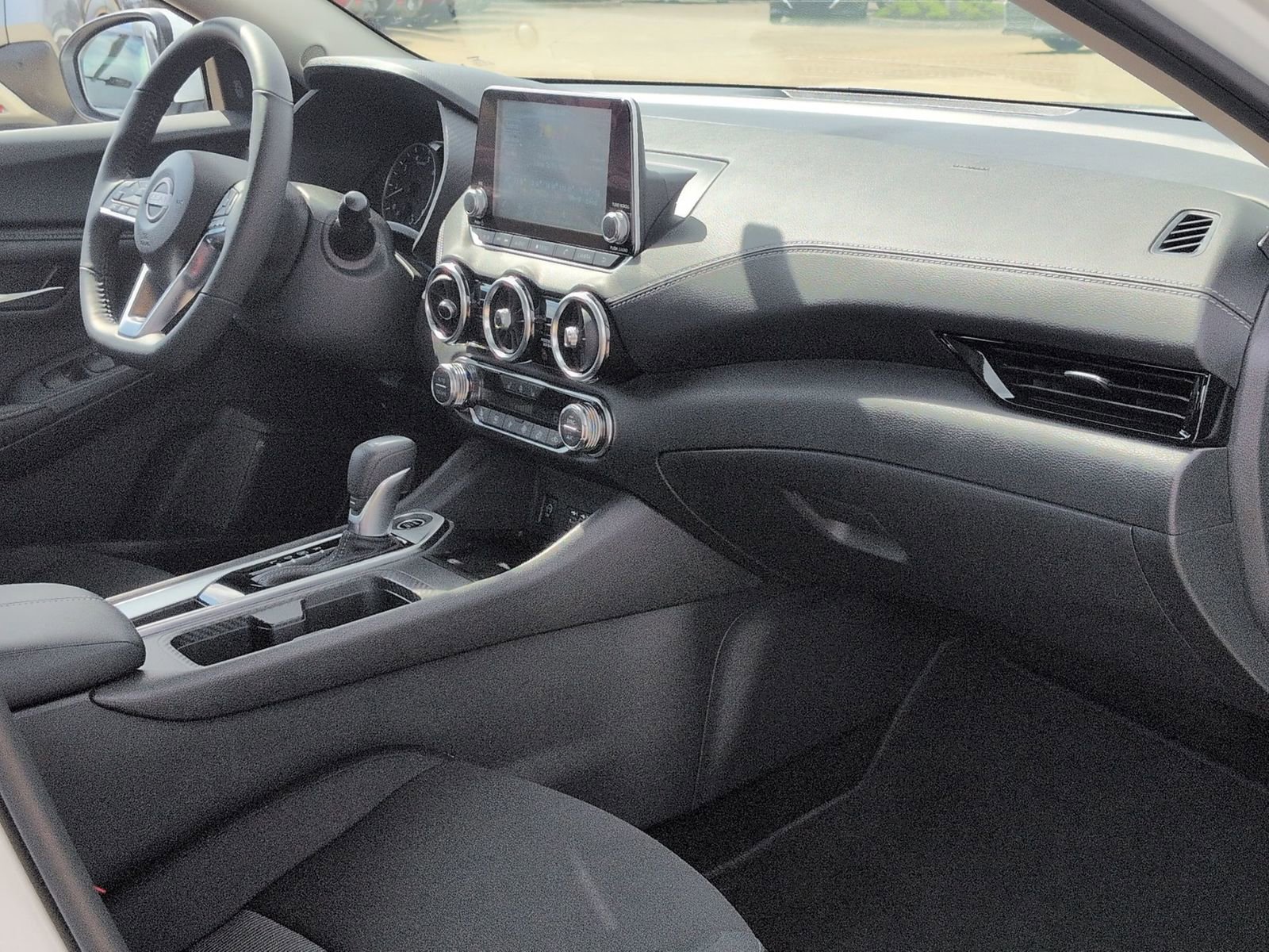 Certified 2025 Nissan Sentra SV w/ All-Weather Package FWD image 32