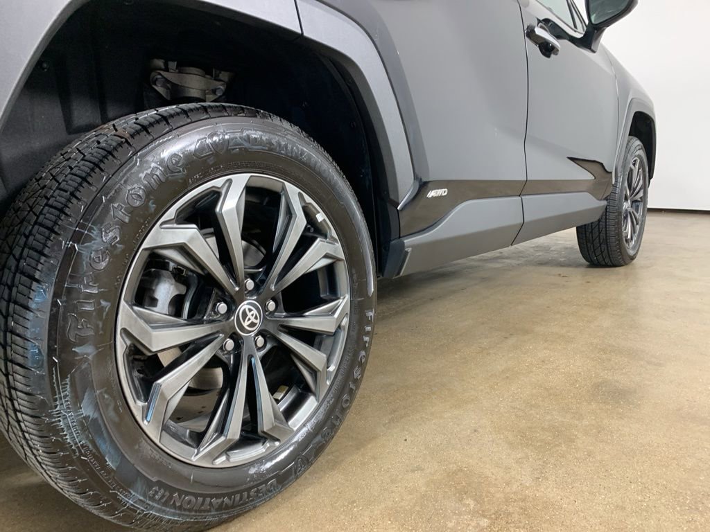 Used 2022 Toyota RAV4 Limited image 9