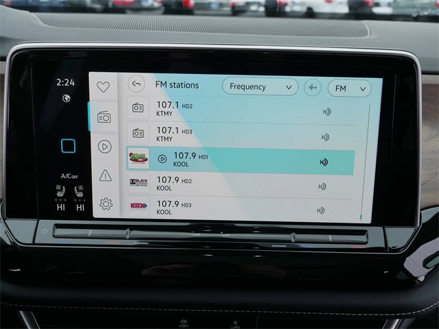 Certified 2025 Volkswagen Atlas SE image 30