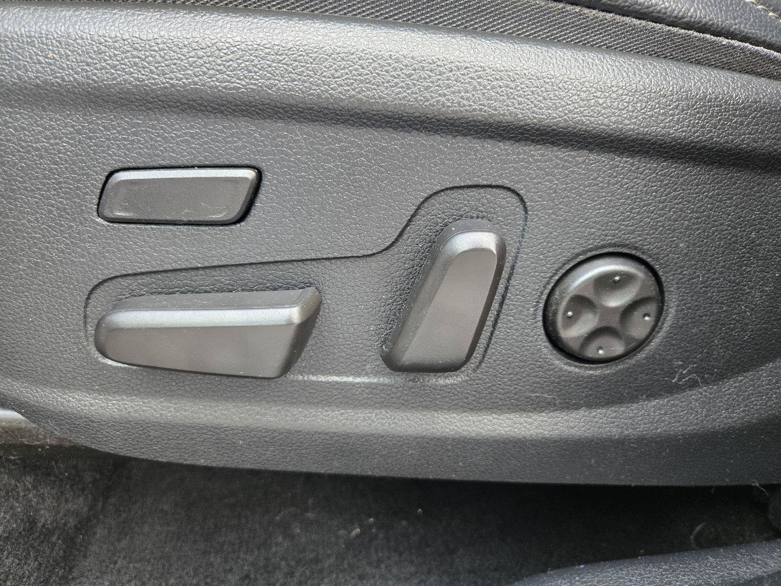Used 2019 Hyundai Santa Fe AWD image 14