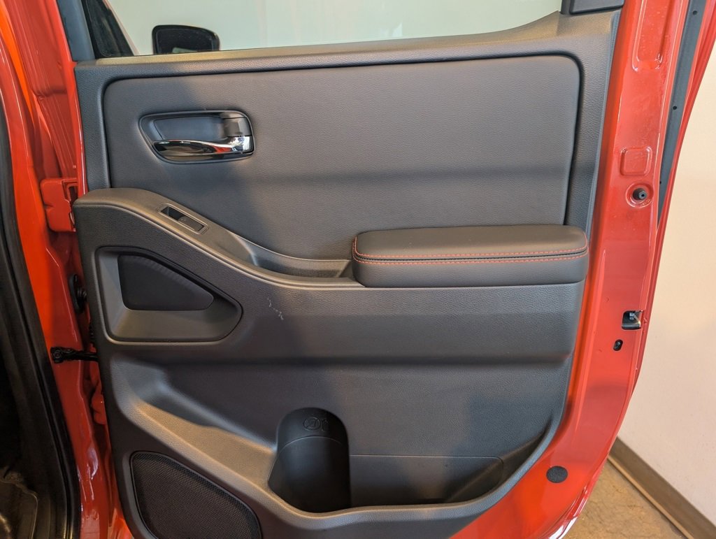 Used 2025 Nissan Frontier PRO-4X w/ Pro Convenience Package image 24