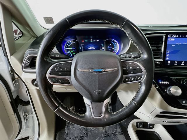 Used 2021 Chrysler Pacifica Touring-L FWD image 12