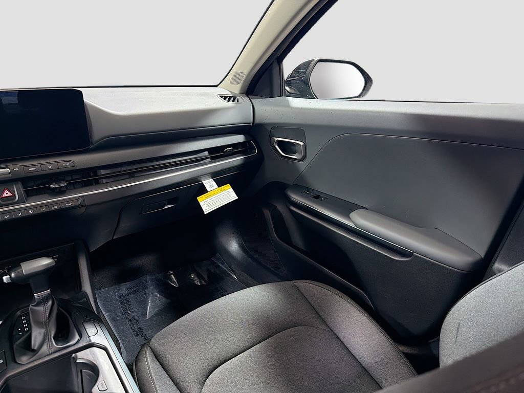 Used 2025 Kia K4 LXS image 22