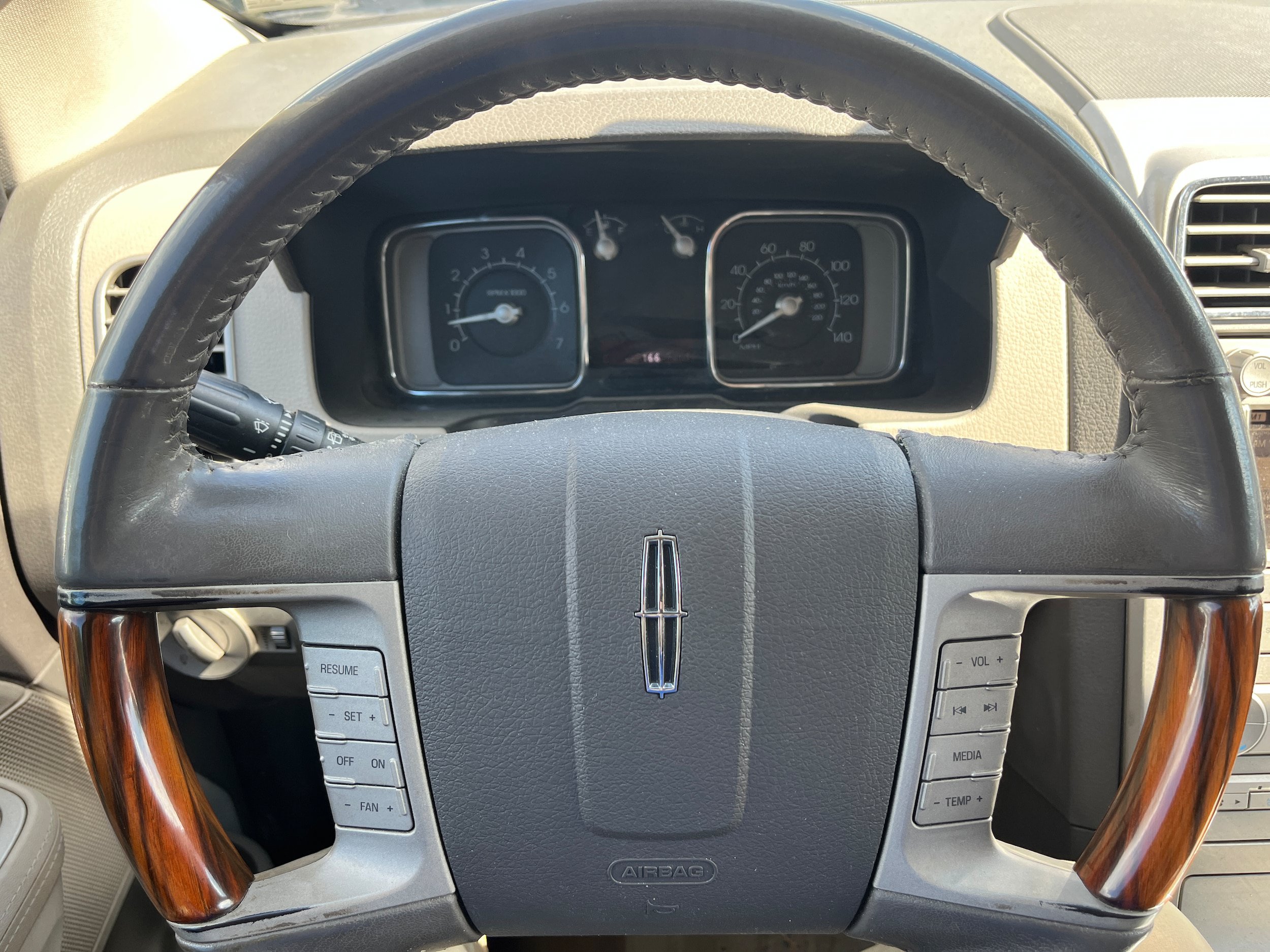 Used 2007 Lincoln MKX AWD image 21