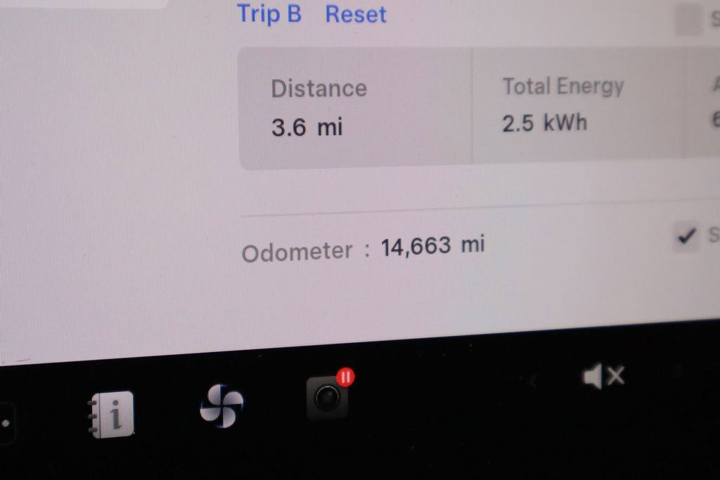 Used 2023 Tesla Model Y 2WD image 42